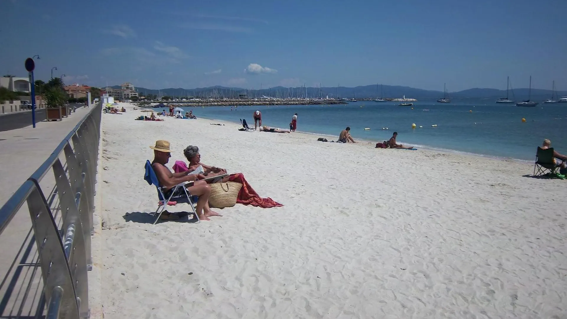 Hotel Le Calypso Hyères Francia