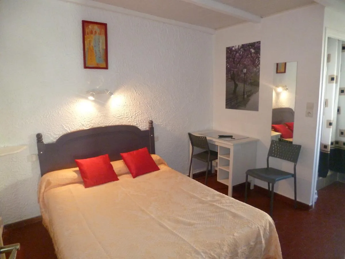 Hotel Le Calypso Hyères Francia
